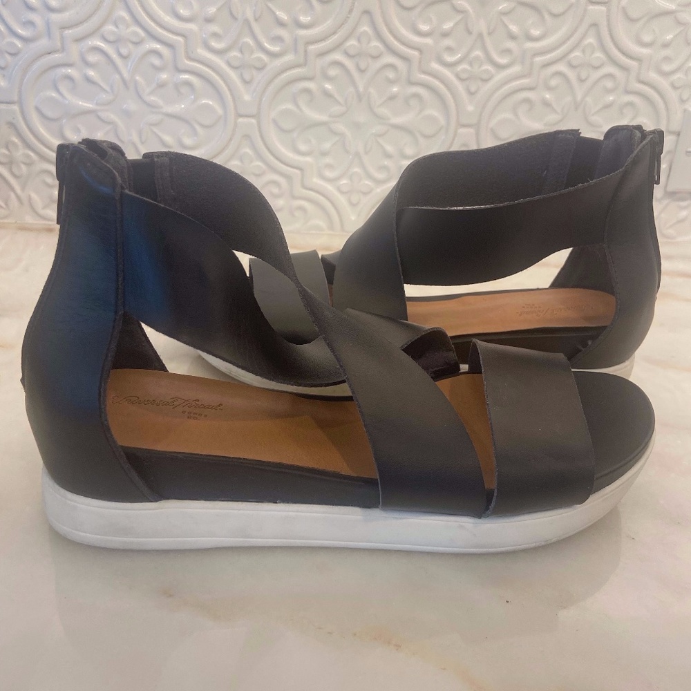 Universal Thread Black Platform Sandals - image 1